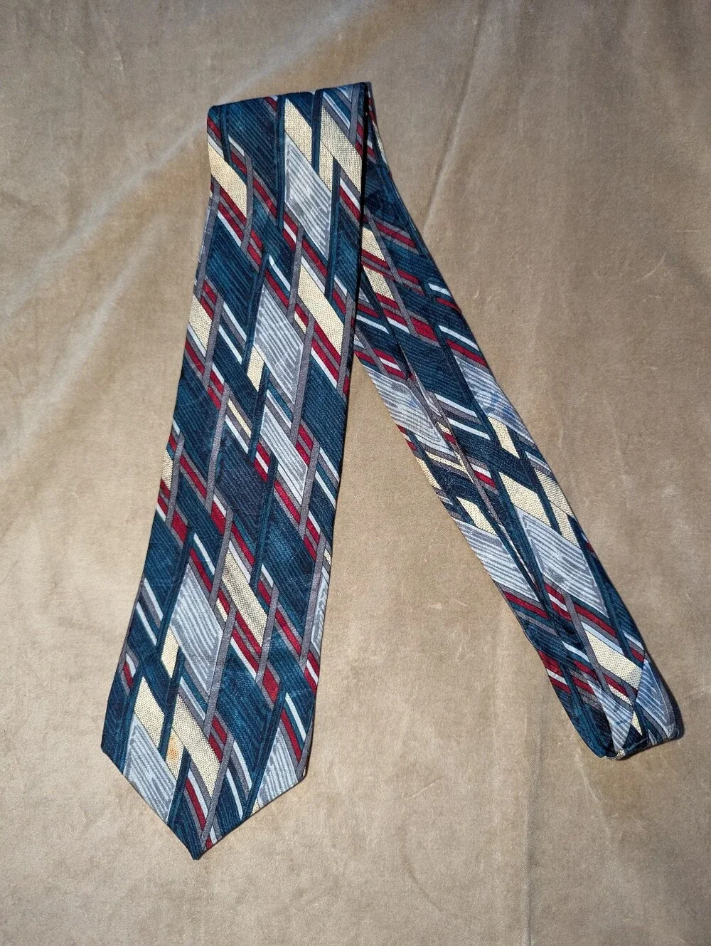 Vintage peak 90s